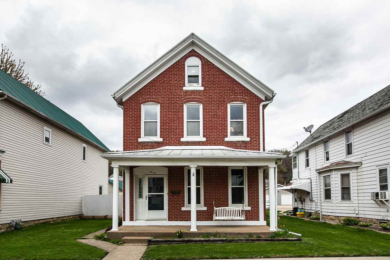 Property Photo:  1521 Rhomberg Avenue  IA 52001 