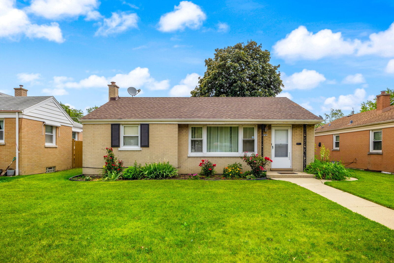 Property Photo:  9309 Long Avenue  IL 60077 
