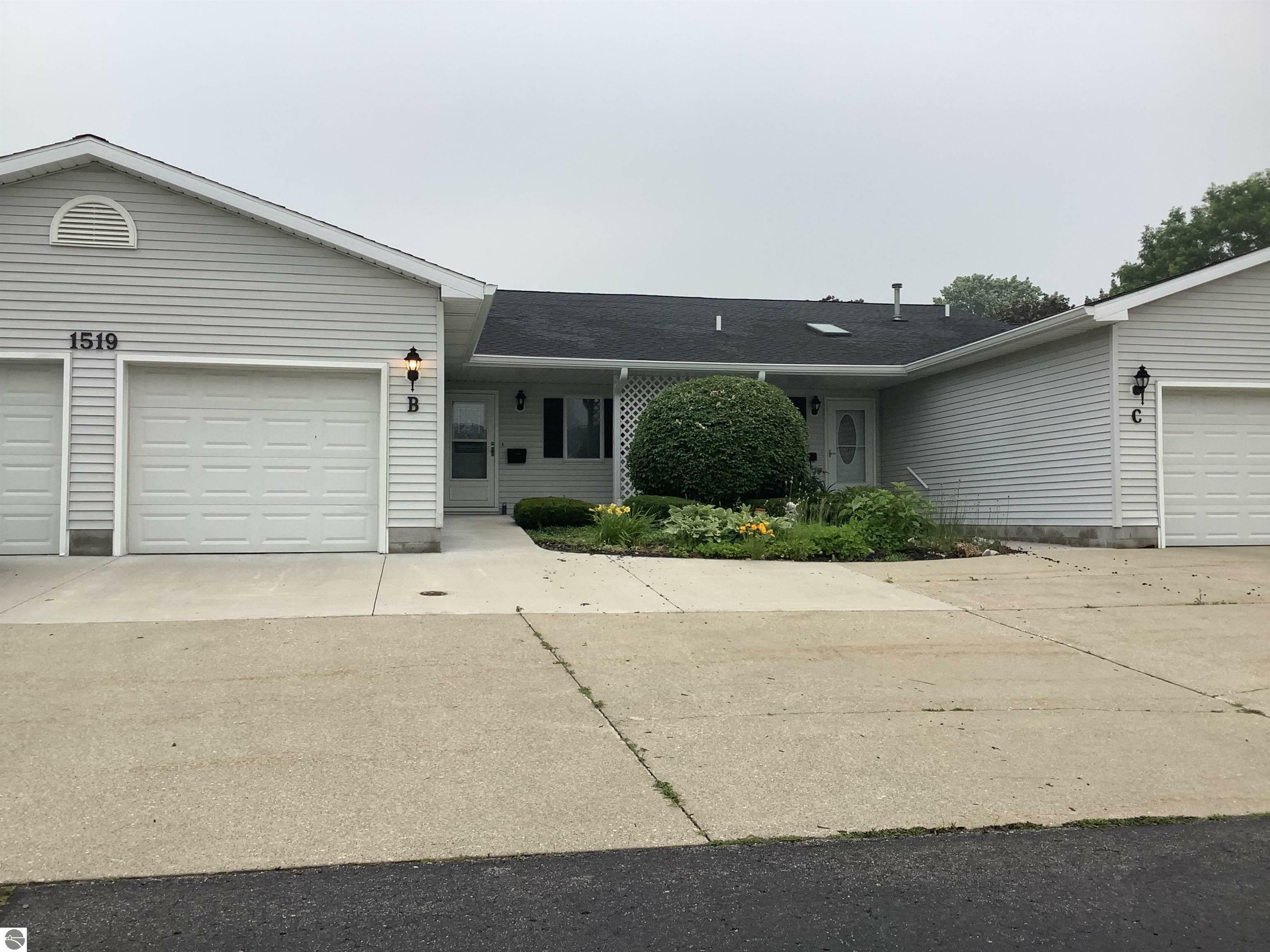 Property Photo:  1519 E Gaylord Street  MI 48858 