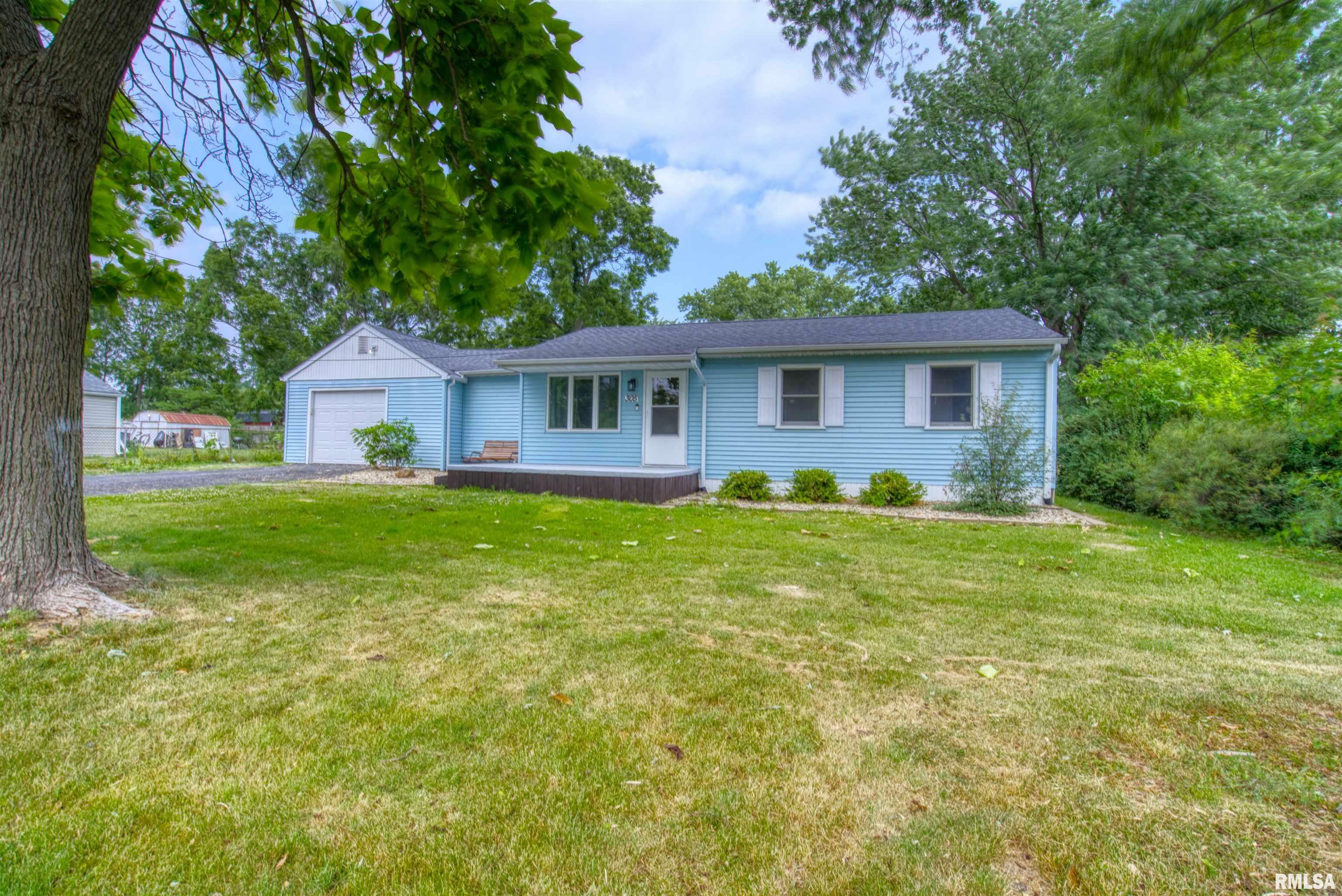 Property Photo:  305 Wagner Street  IL 61571 