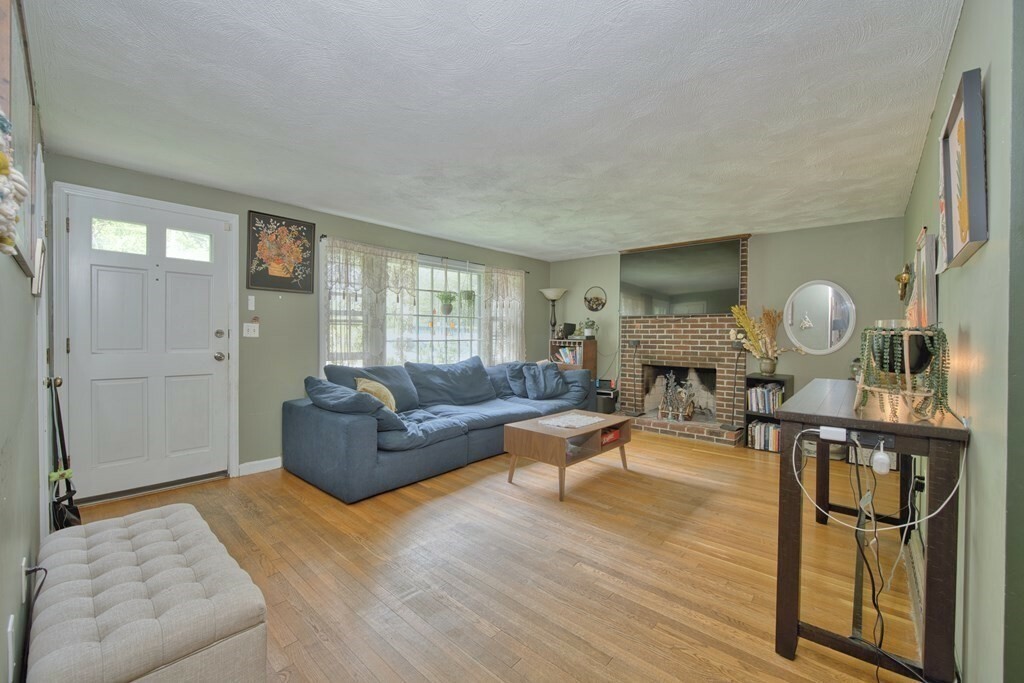 Property Photo:  40 Thomas Dr  MA 01824 