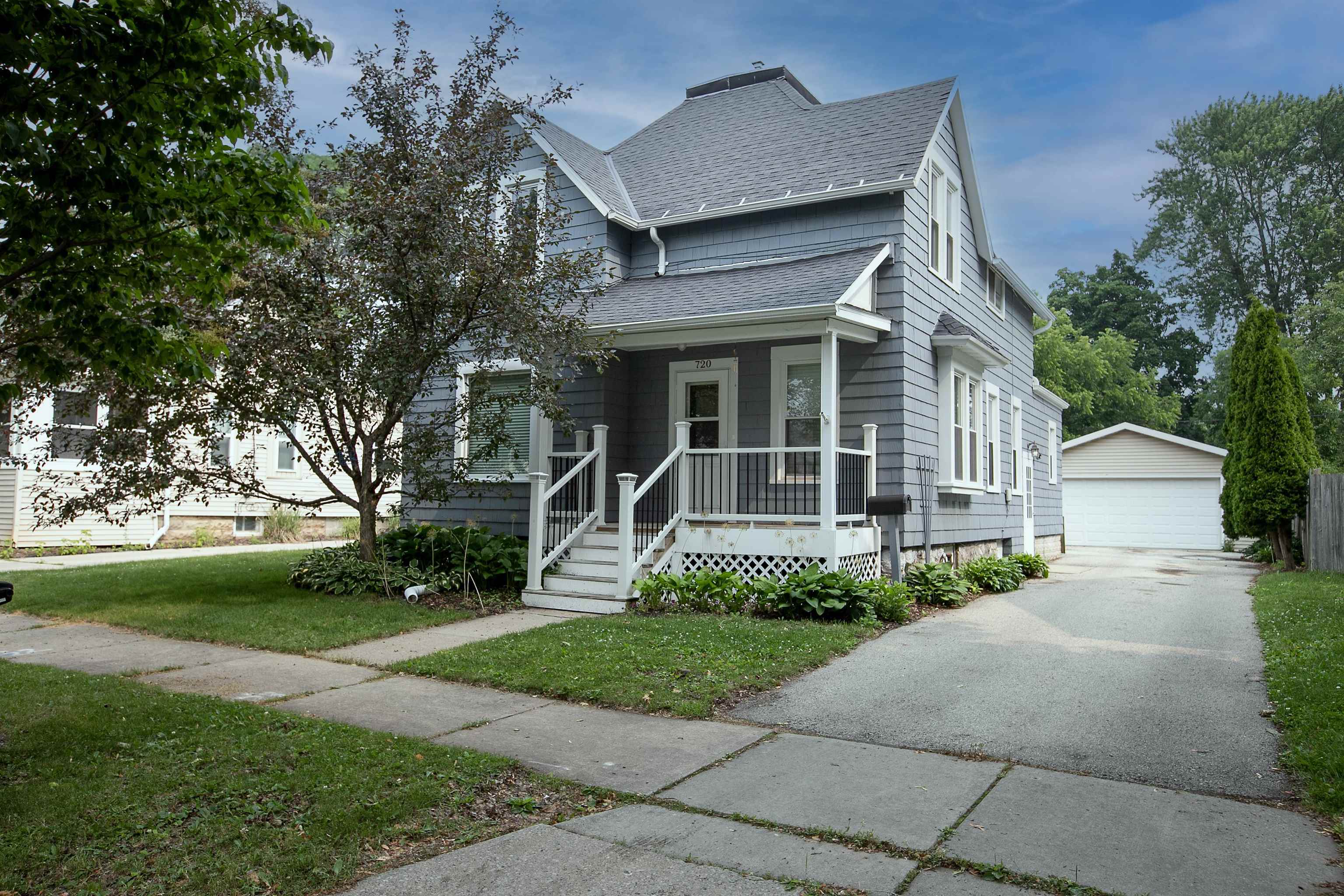 Property Photo:  720 W Oklahoma Street  WI 54914 