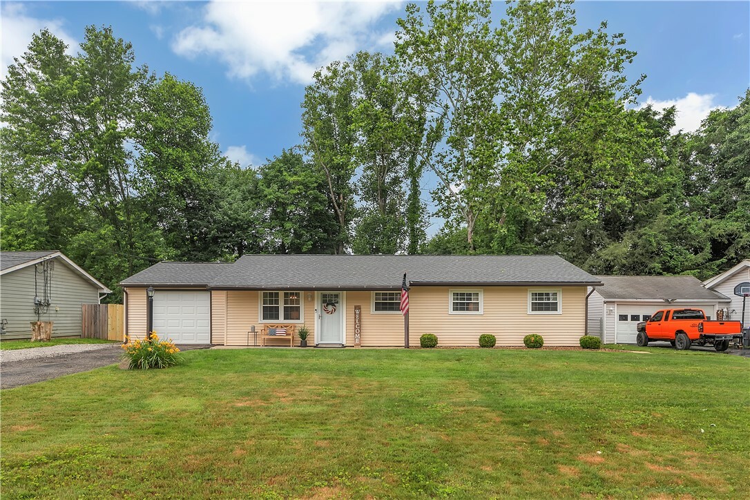 Property Photo:  314 Byron Circle  PA 16066 