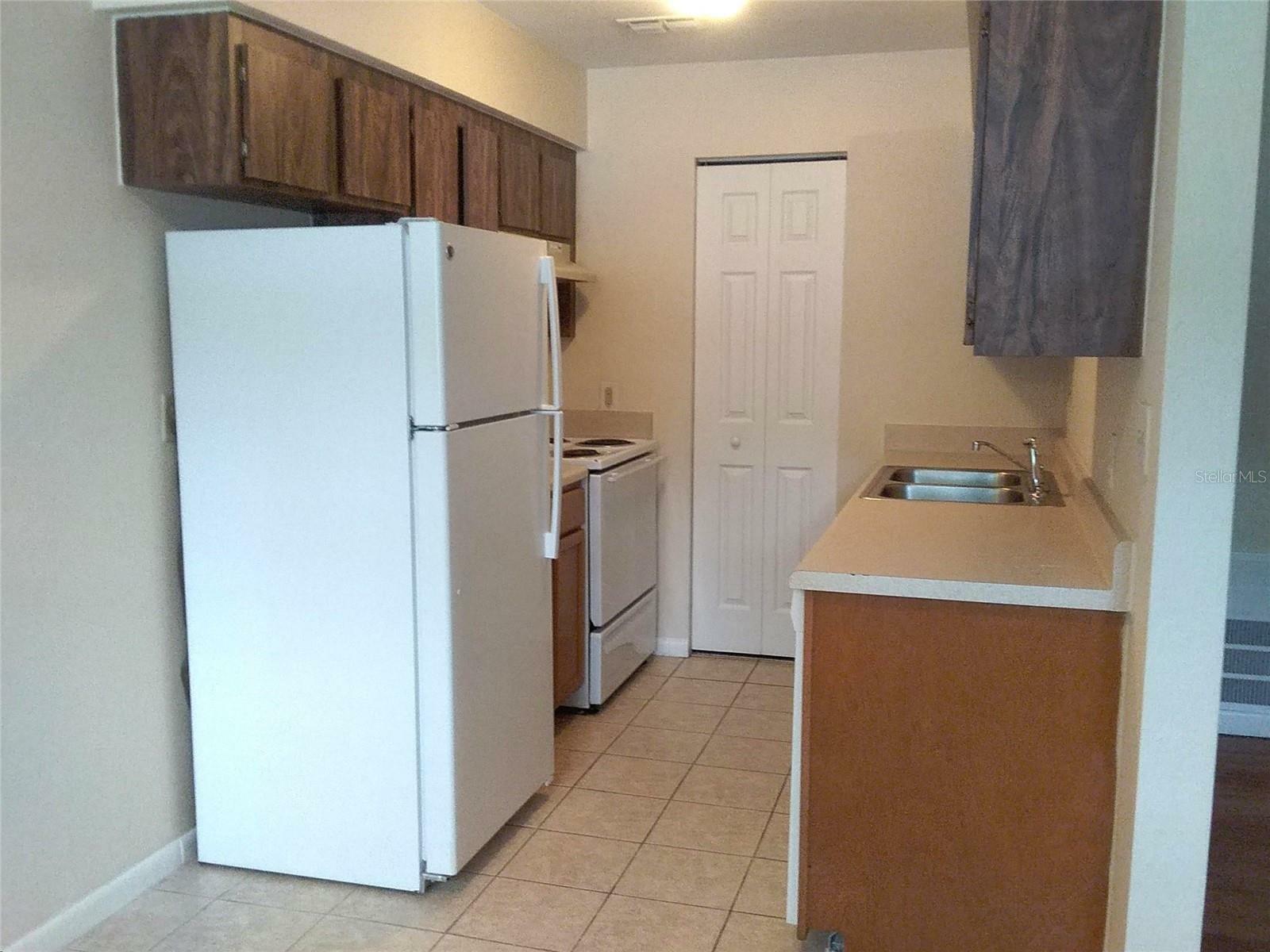 Property Photo:  1915 SW 70th Terrace All Units  FL 32607 