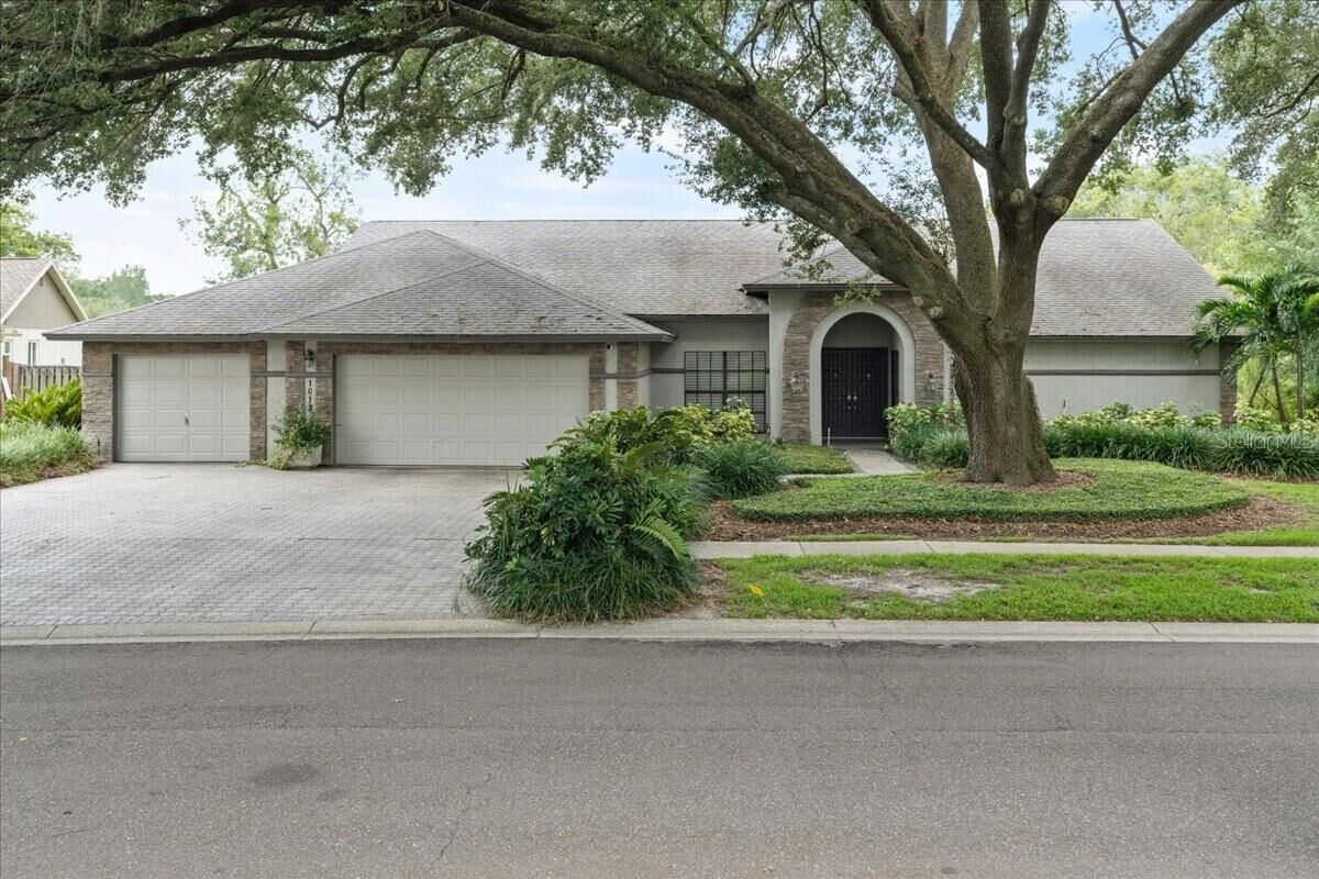 Property Photo:  1012 Sylvia Lane  FL 33613 