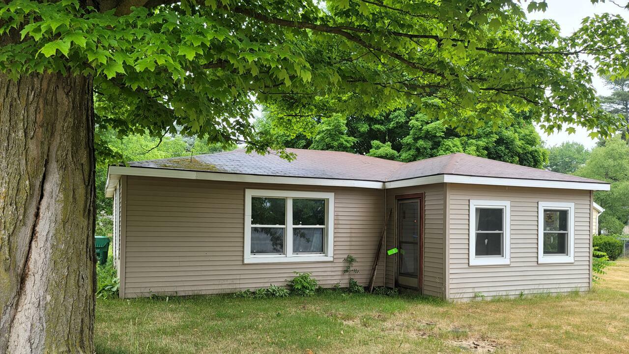 Property Photo: 267 E Read Street MI 49067