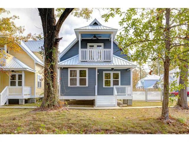 Property Photo:  805 Coffee Street  LA 70448 