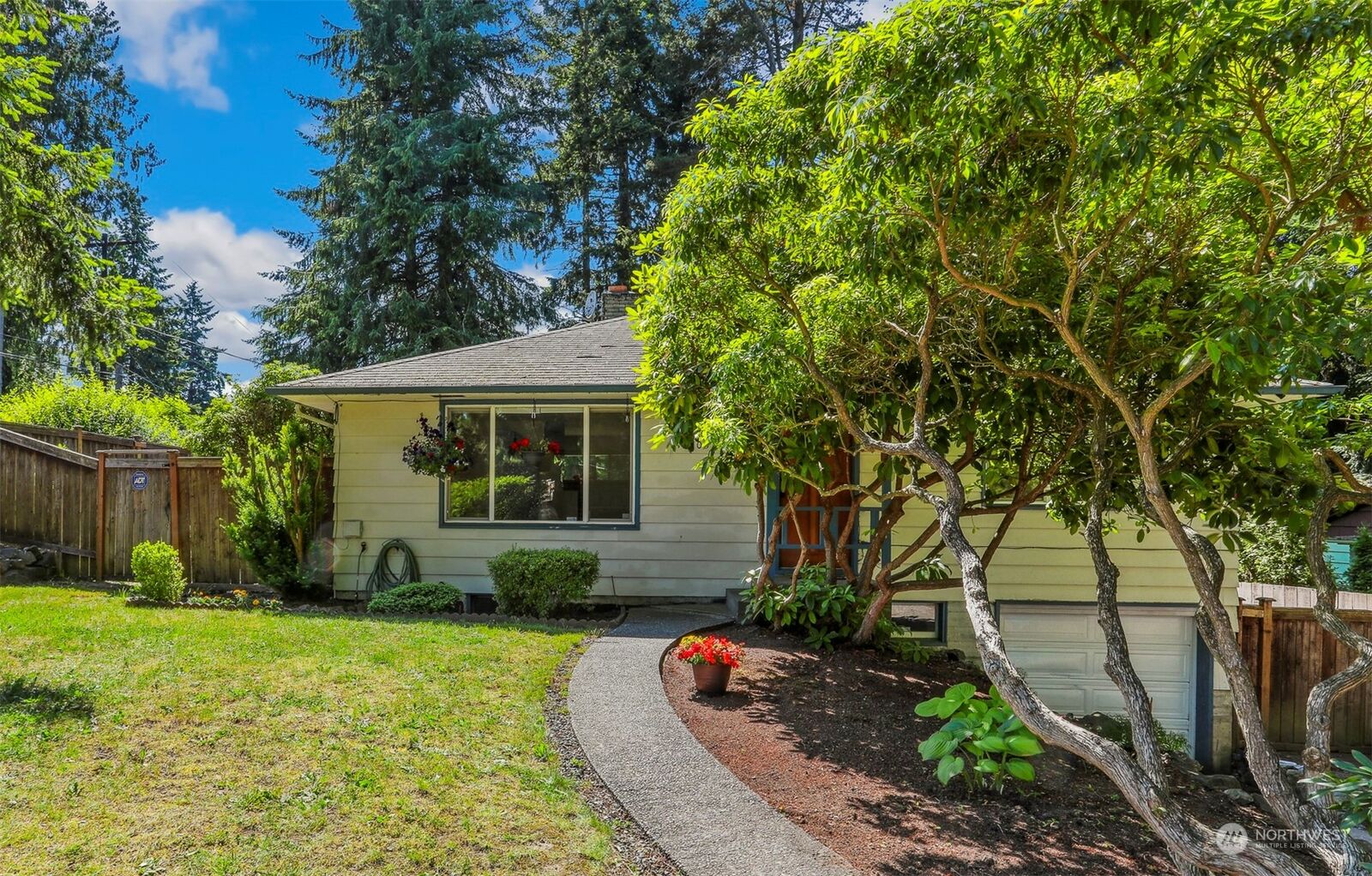 Property Photo: 15005 Wallingford Avenue N WA 98133