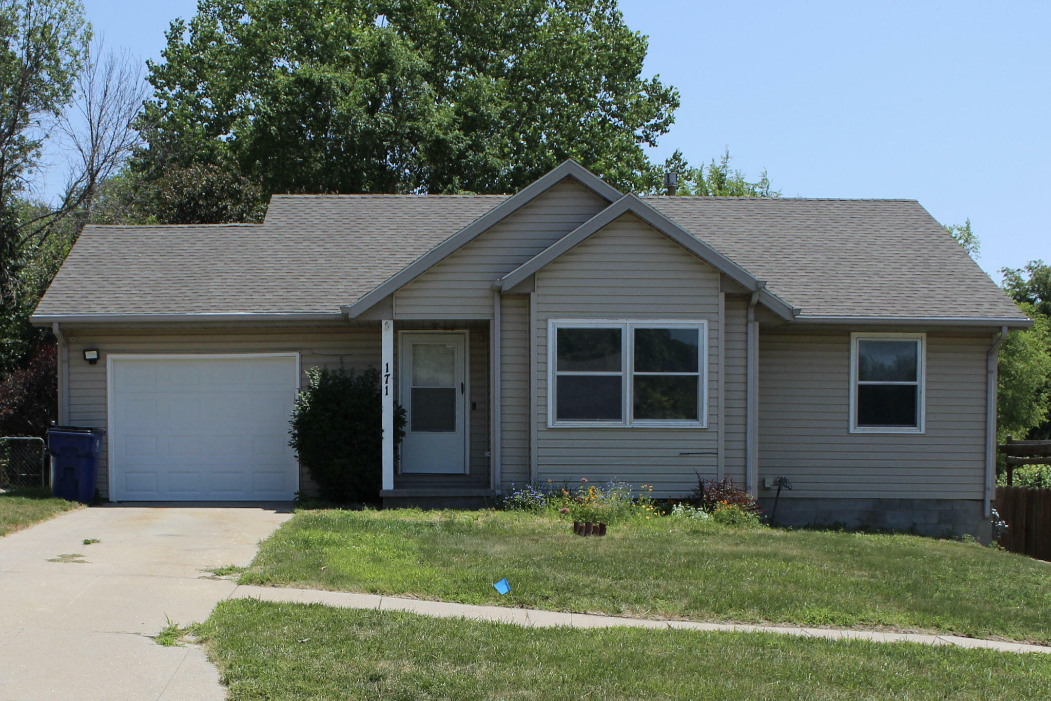 Property Photo:  171 Glenbrook Drive  IA 51534 