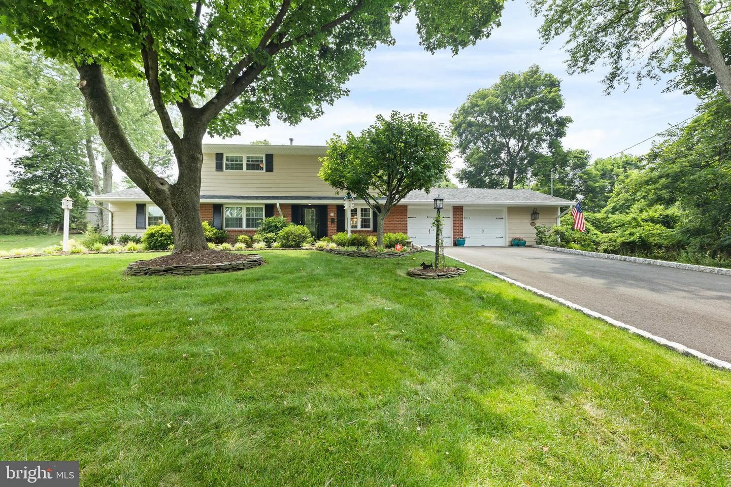 Property Photo:  10 Tiffin Road  NJ 08824 