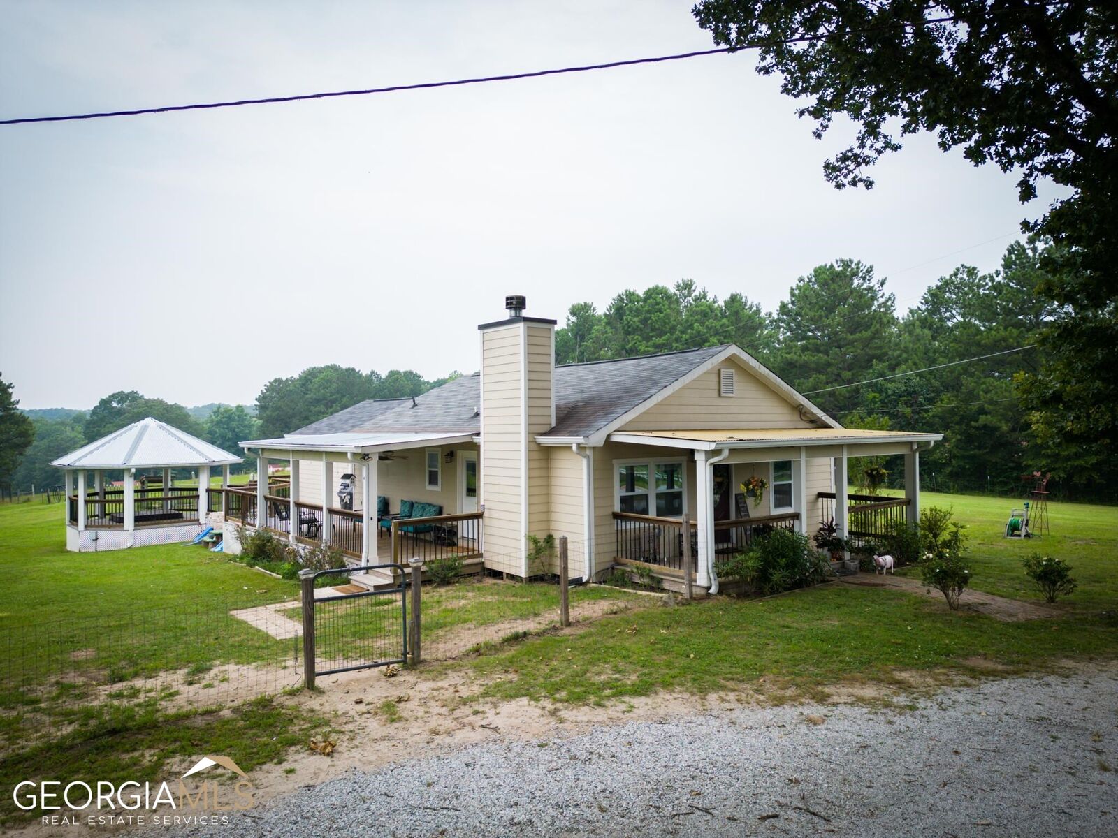 Property Photo: 1881 Ebenezer Road SW GA 30094