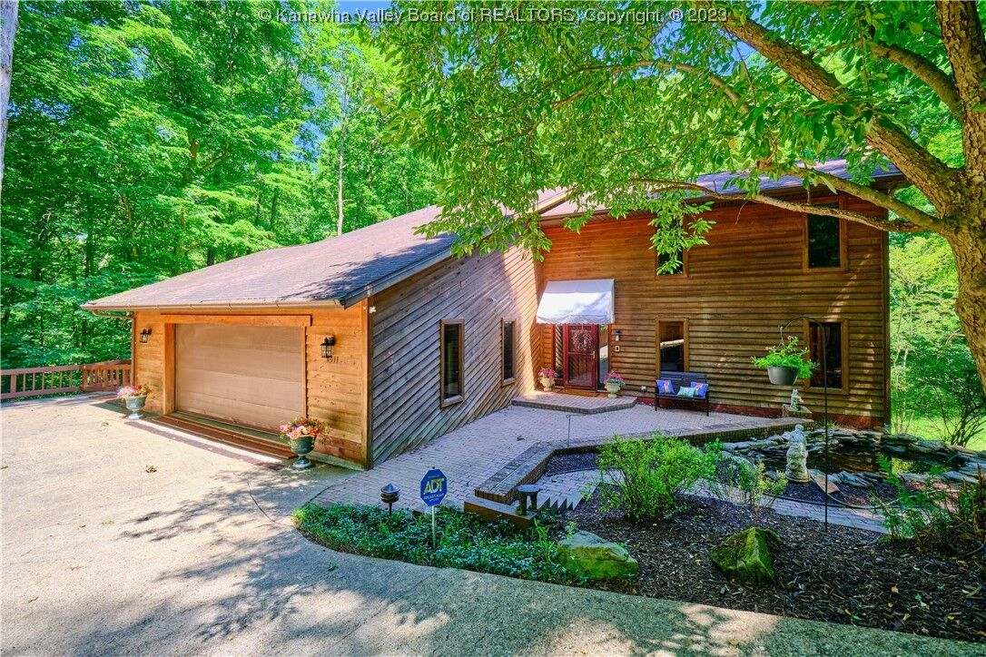 Property Photo:  1411 Stonehenge Road  WV 25314 