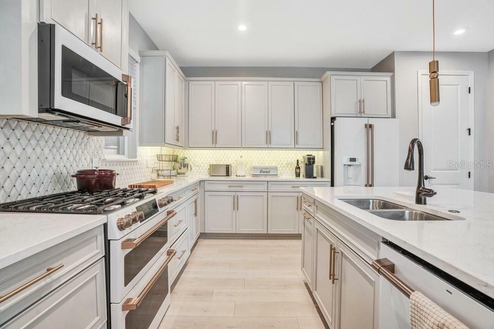 Property Photo: 15311 Calming Balsam Alley FL 34787