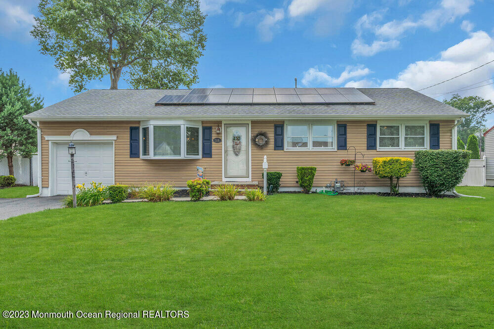 Property Photo: 118 Arrowhead Park Drive NJ 08724