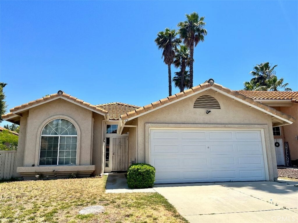 Property Photo: 40170 Tanager Circle CA 92591