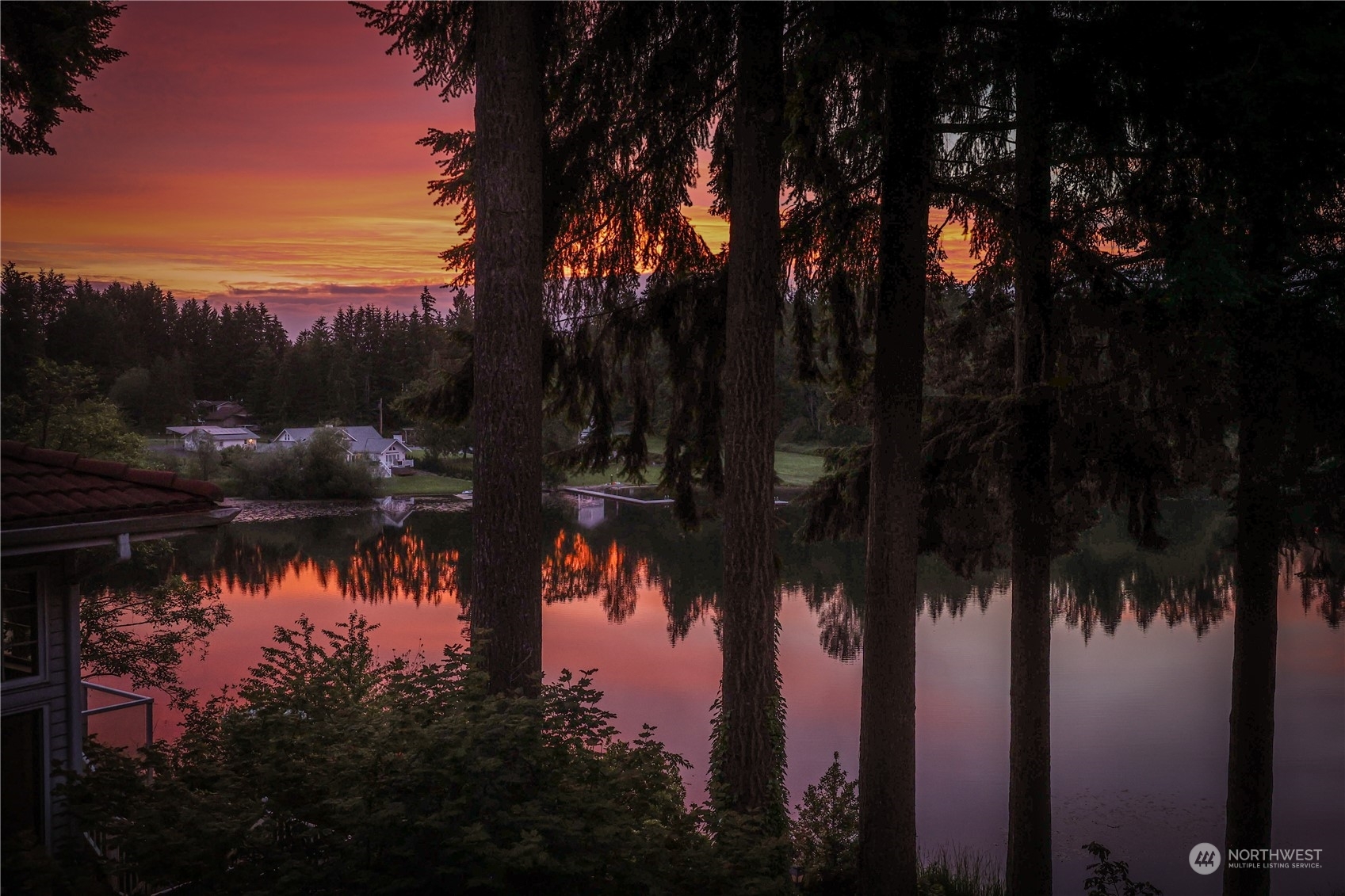 Property Photo: 26132 134 Avenue SE WA 98042