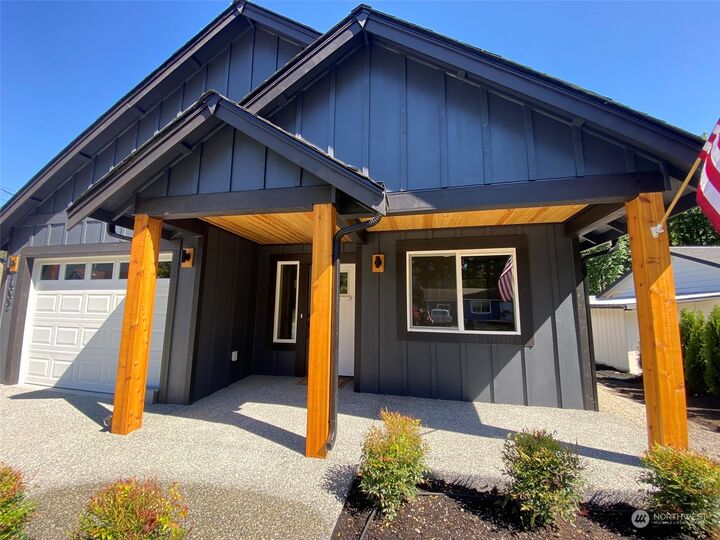 Property Photo:  1002 Riddle Street  WA 98241 