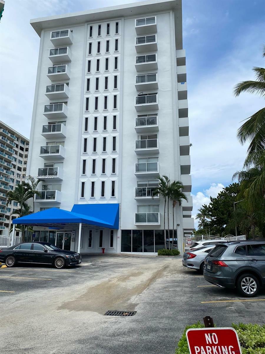 Property Photo:  5313 Collins Ave 907  FL 33140 