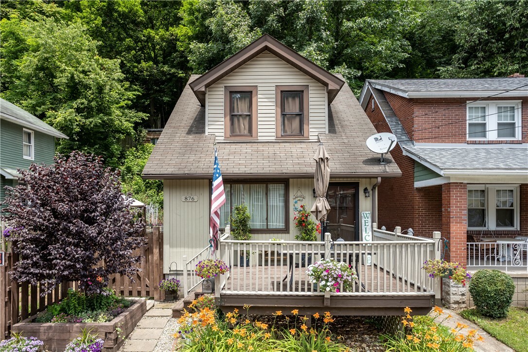 Property Photo:  876 Stanton Ave  PA 15209 