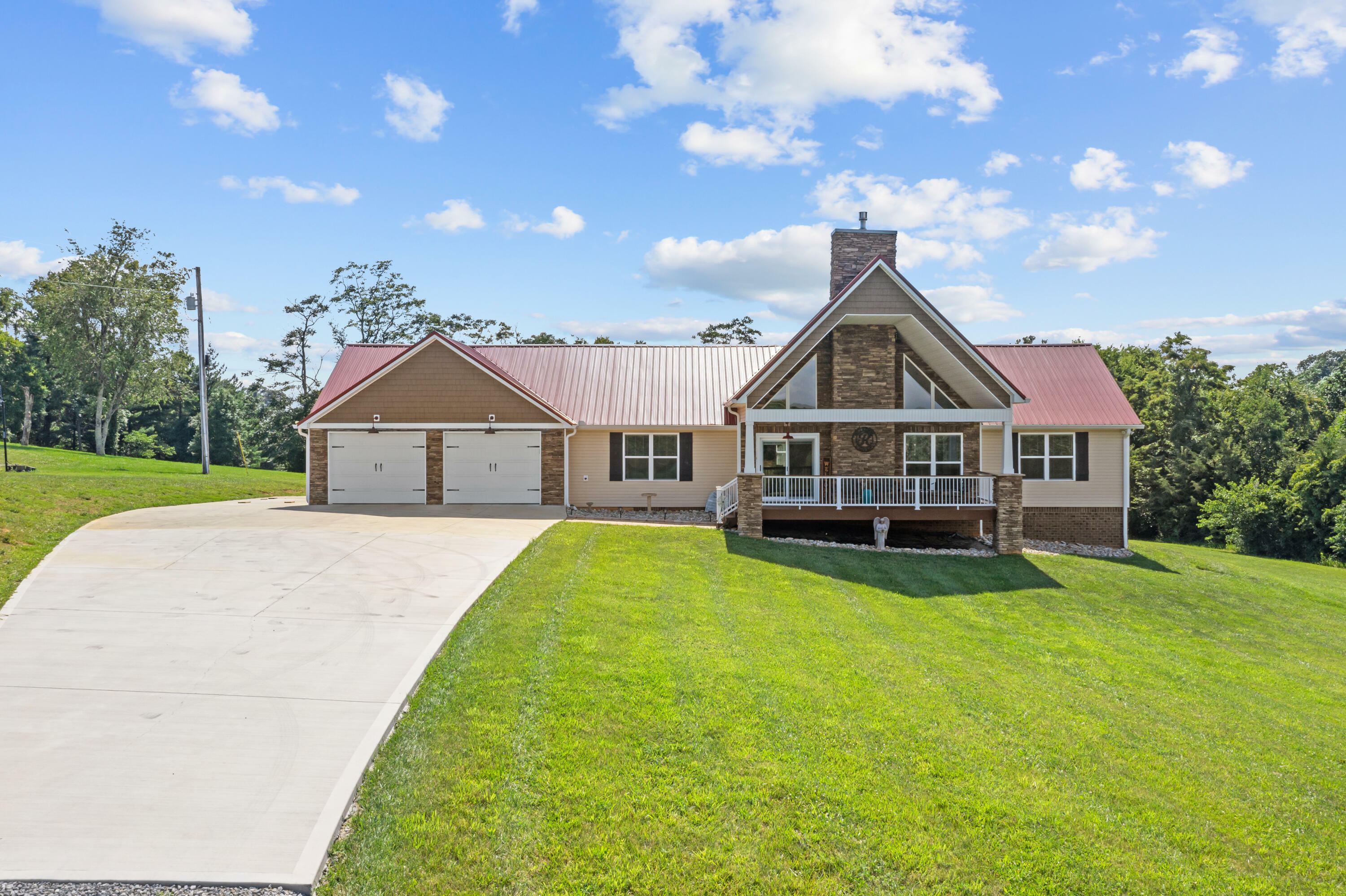 Property Photo:  576 Jones Franklin Rd Road  TN 37813 