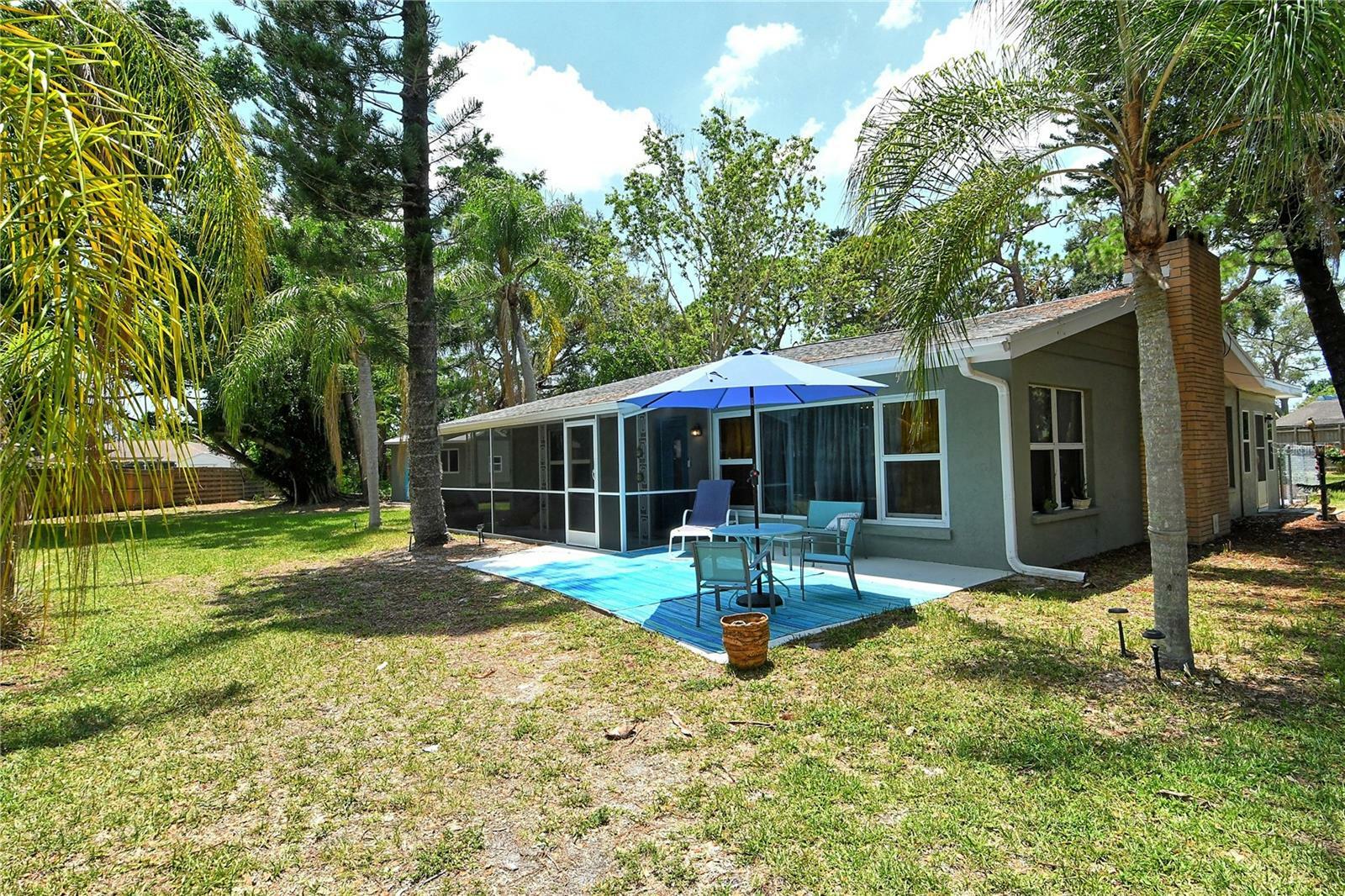 Property Photo:  5640 Sawyer Circle  FL 34233 