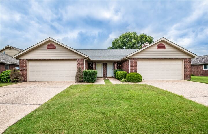 6 La Quinta Court  Rogers AR 72758 photo