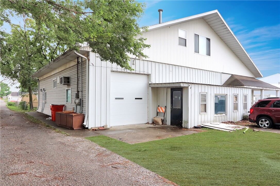 Property Photo:  716 1/2 19th Street  IL 61938 