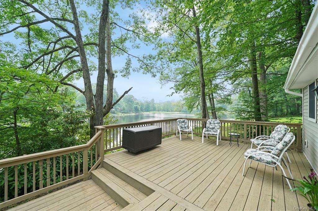 Property Photo:  91 Forest Glen Road  NY 12566 