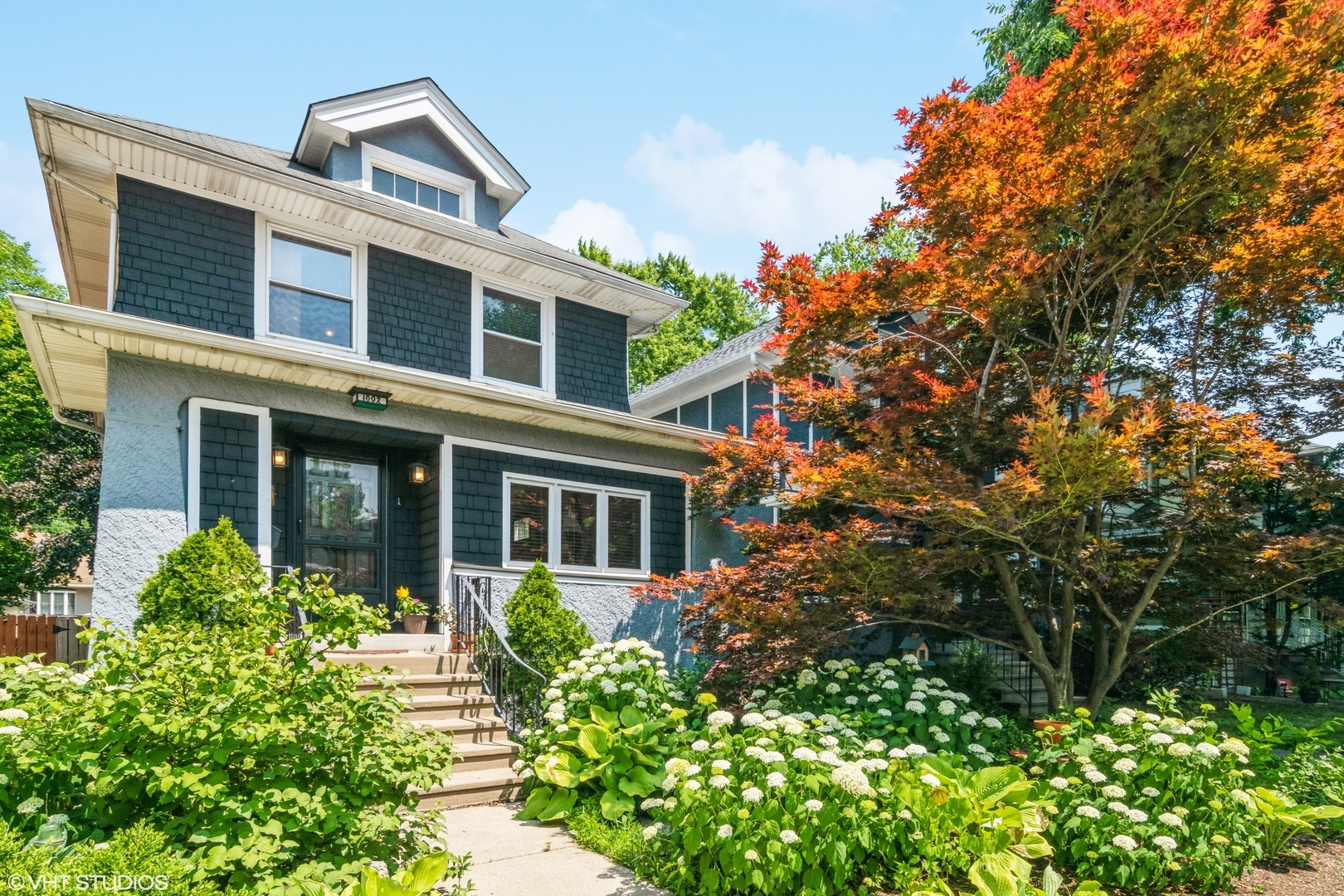 Property Photo: 1002 Home Avenue IL 60304