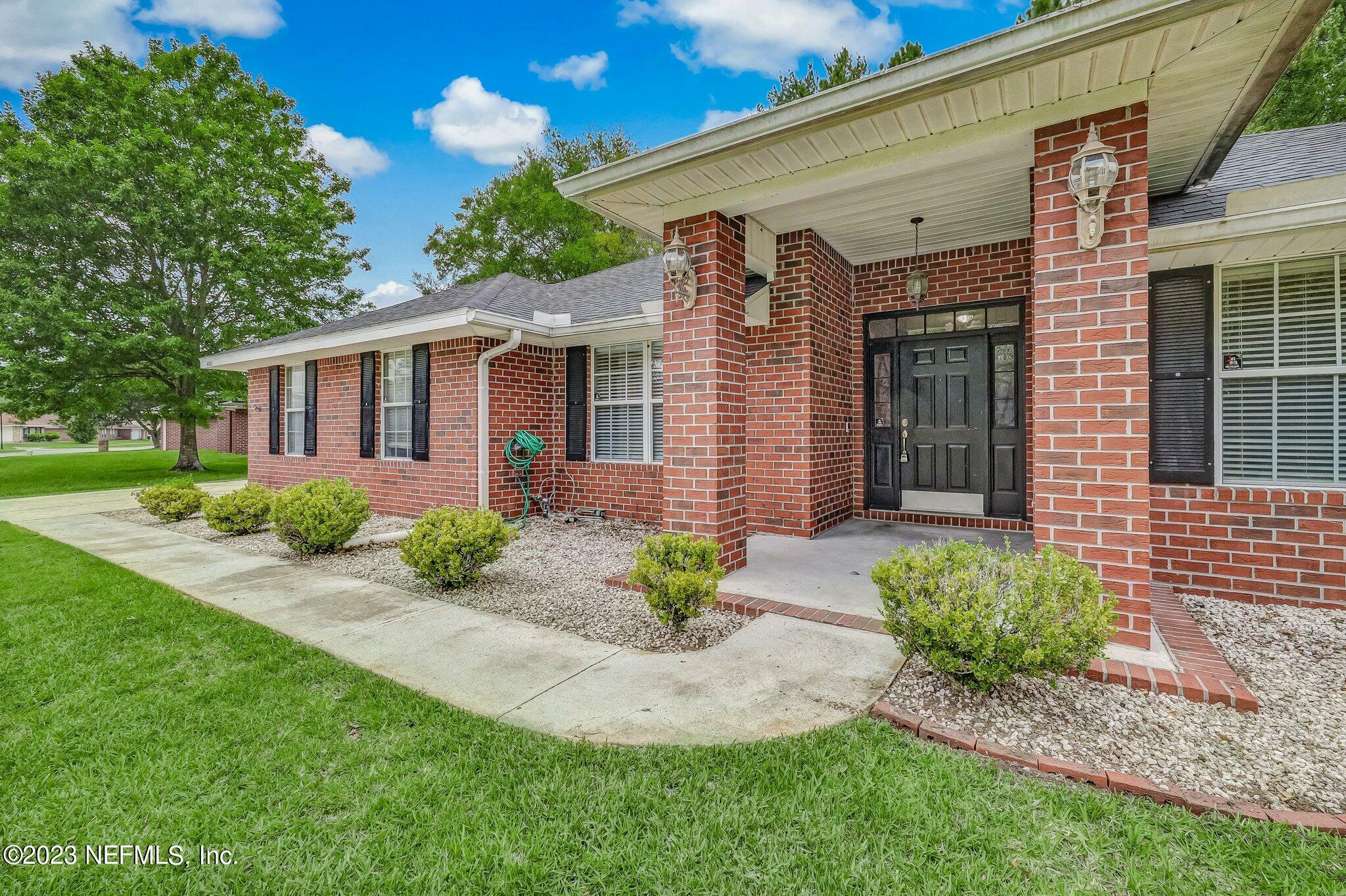 Property Photo: 10503 McGirts Creek Drive FL 32221