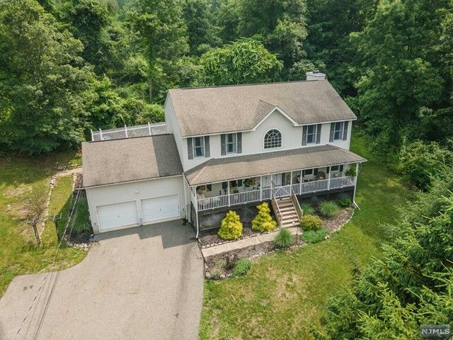 Property Photo:  96 Greenhill Road  NJ 07419 