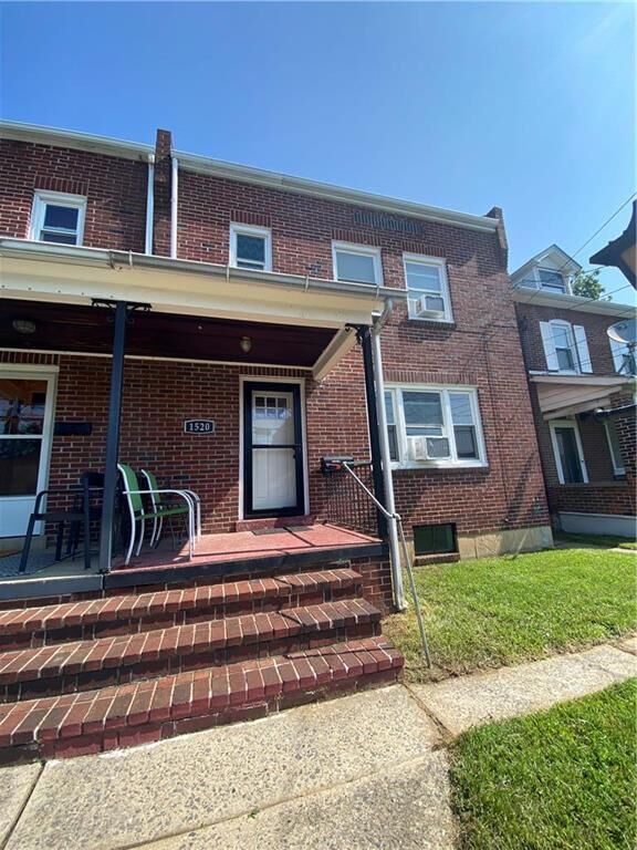 Property Photo:  1520 Spring Street  PA 18018 