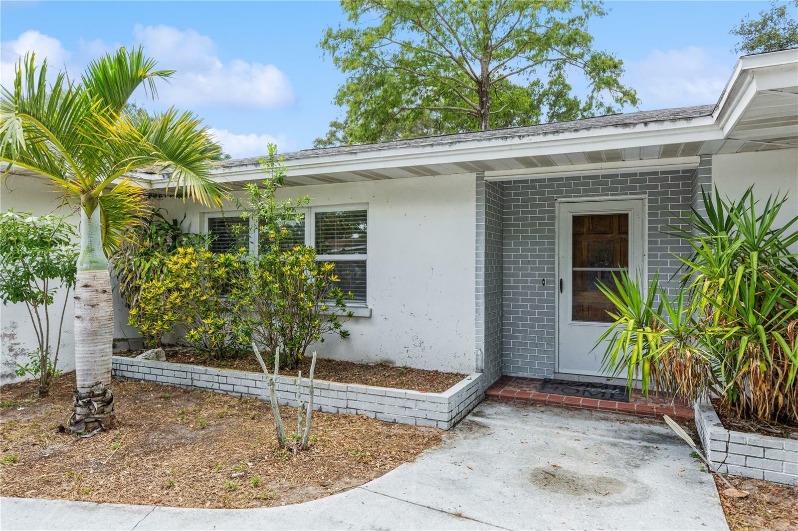 Property Photo:  632 Oakwood Drive  FL 34698 