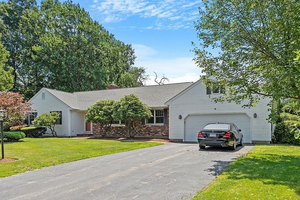 Property Photo: 21 Wedgewood Dr MA 01830