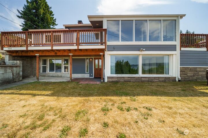 Property Photo:  1608 Whittier Street NE  WA 98422 