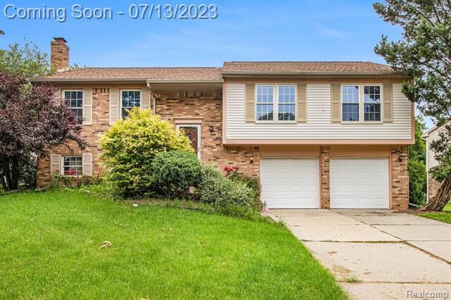 Property Photo: 22136 Shadybrook Drive MI 48375