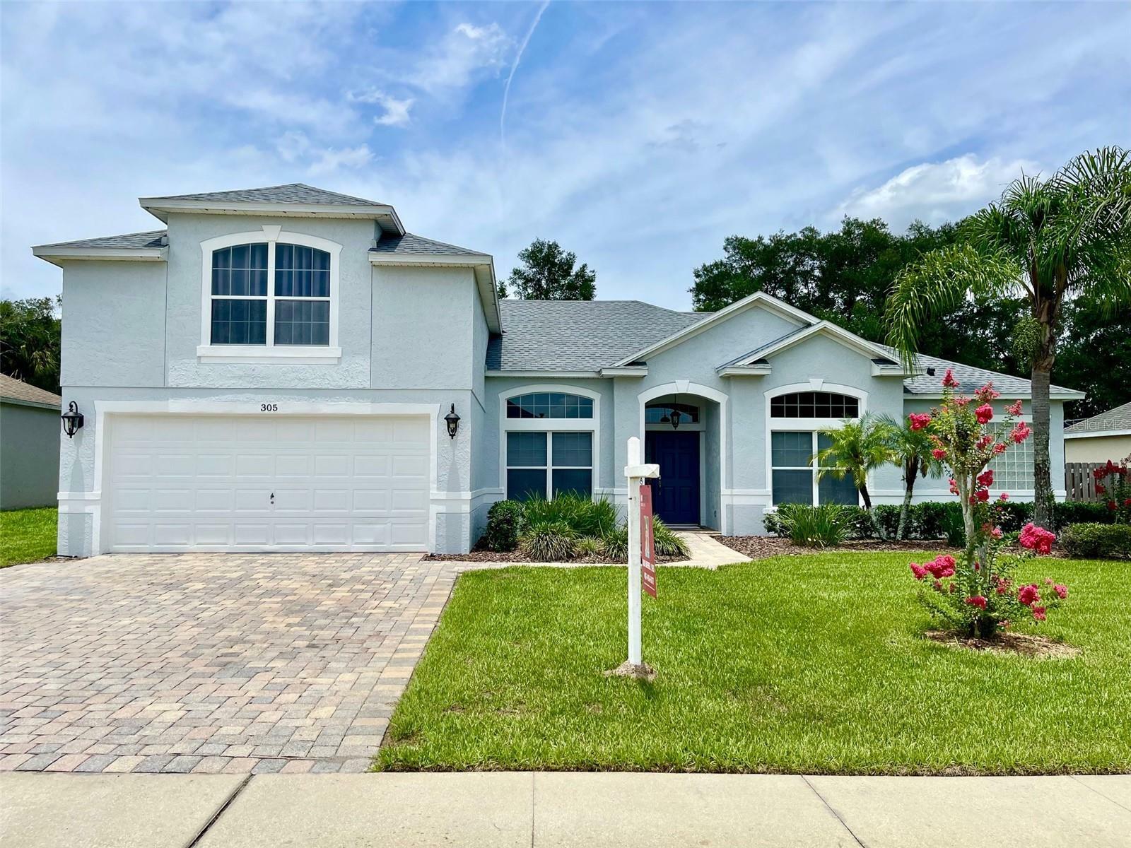 Property Photo:  305 Blue Crystal Drive  FL 32720 