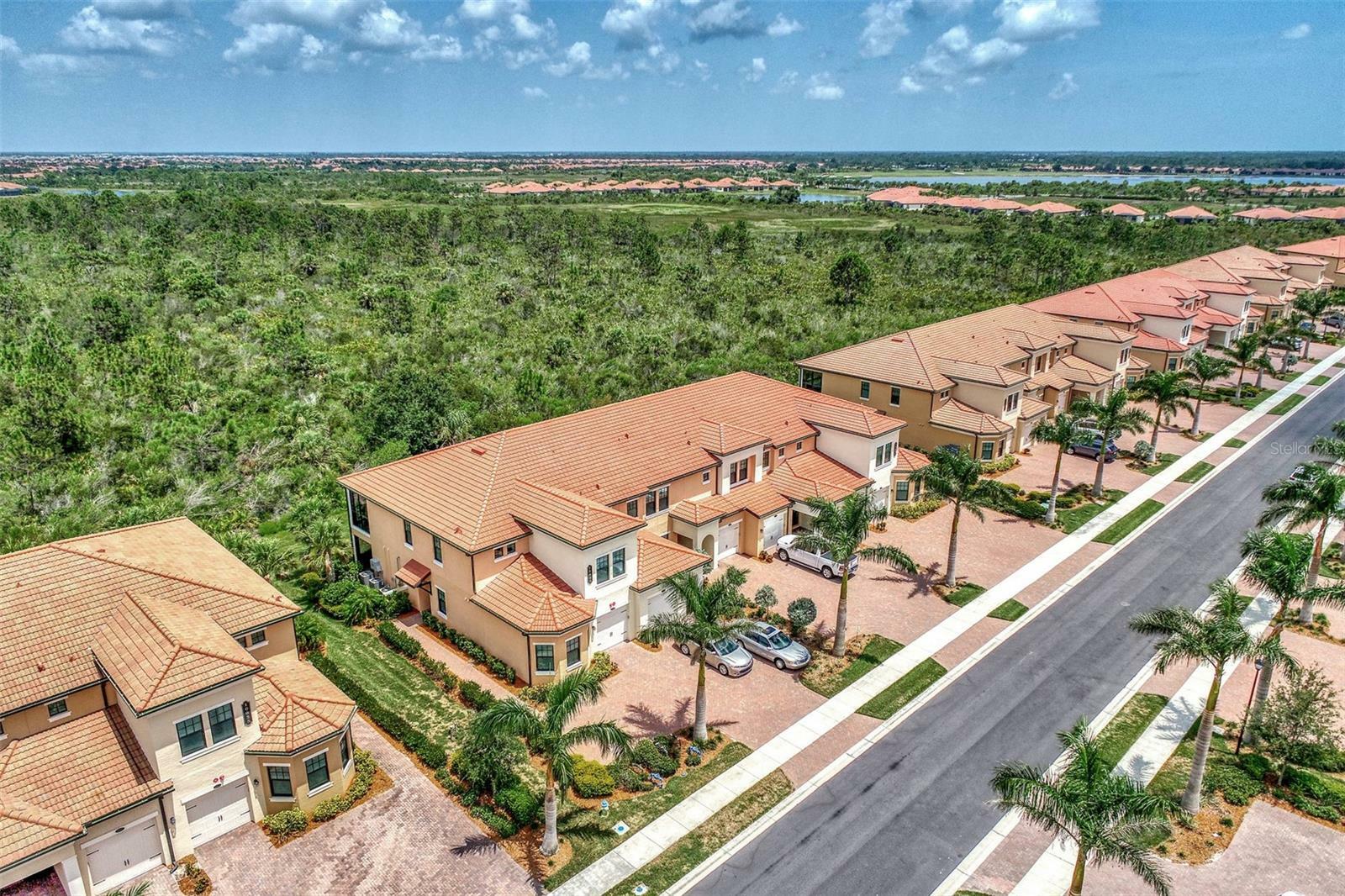 Property Photo: 10051 Crooked Creek Drive 102 FL 34293