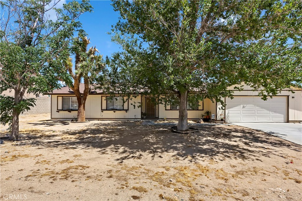 Property Photo:  16115 Wells Fargo Avenue  CA 93591 