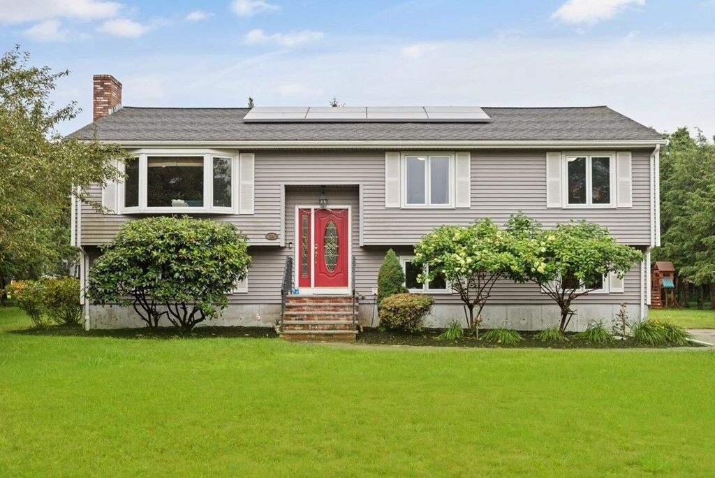 Property Photo:  14 Flintlock Rd.  MA 02067 