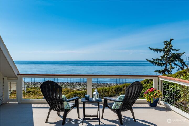 Property Photo:  562 Pebble Beach Drive  WA 98239 