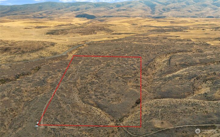 Property Photo:  43 Coyote Run Road  WA 98926 