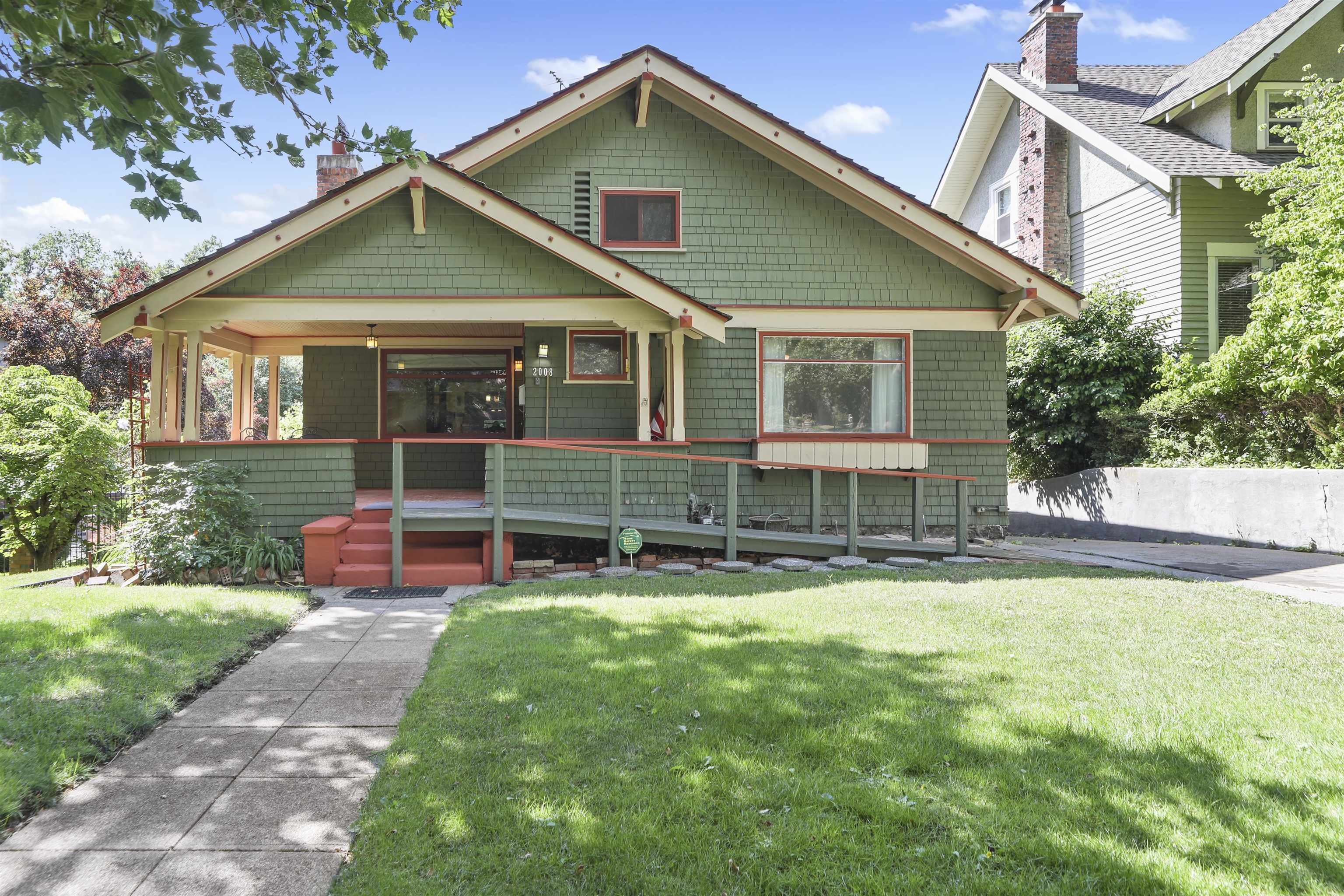 Property Photo:  2008 S Oneida Pl  WA 99203 