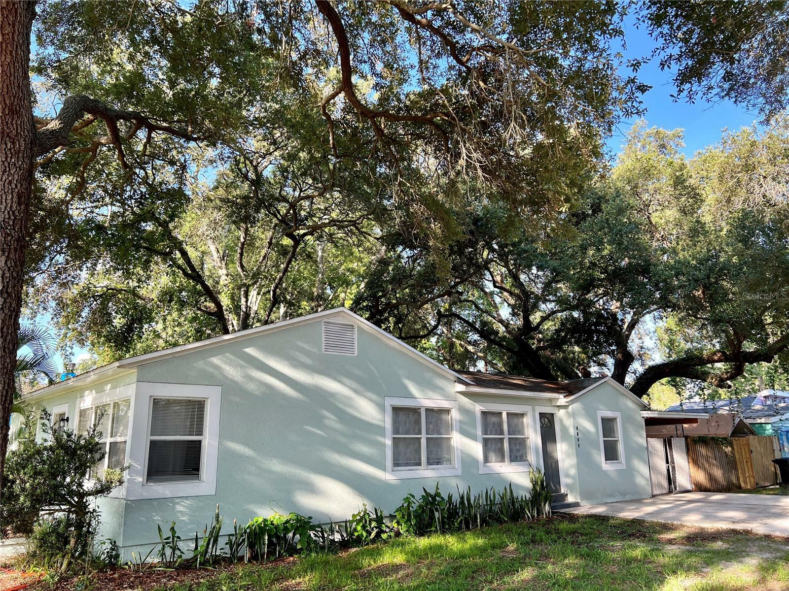 Property Photo: 2601 Miriam St S FL 33711