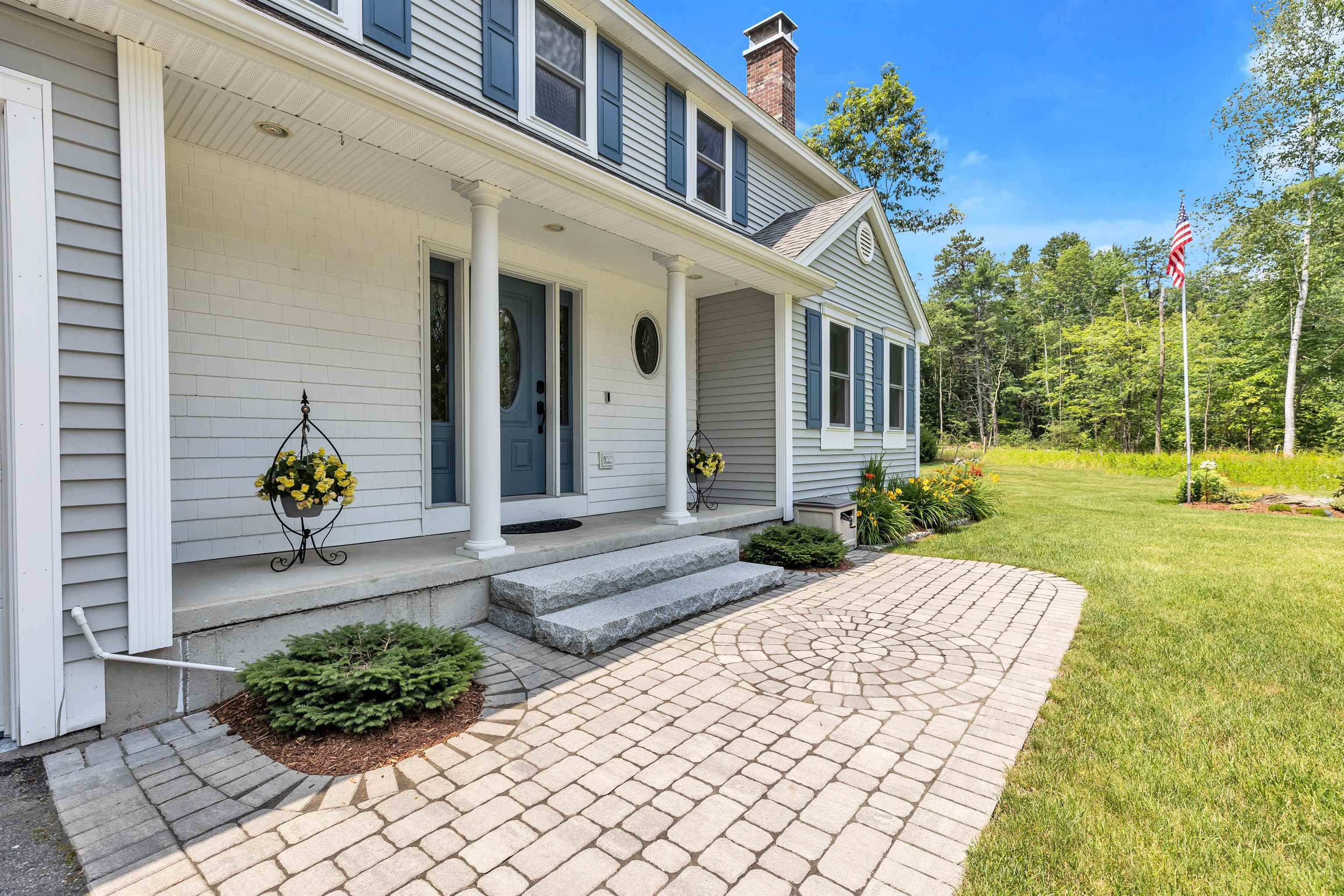 Property Photo:  27 Thornton Road  NH 03053 