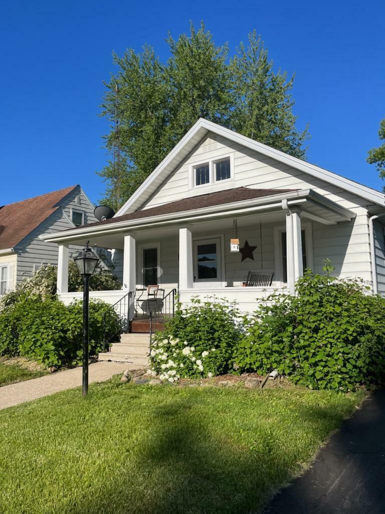 Property Photo:  931 Eisenhower Avenue  WI 53545 