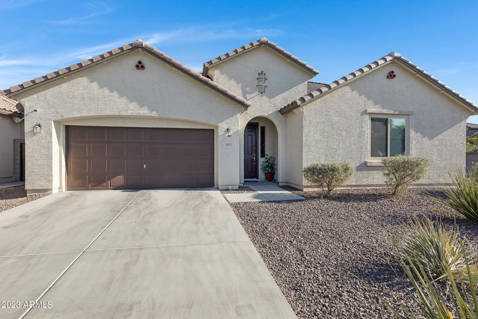 Property Photo: 3037 W Pleasant Lane AZ 85041