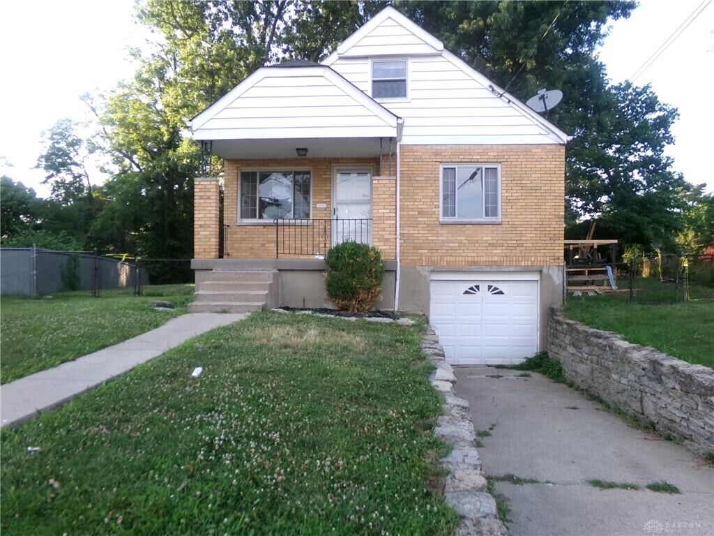 Property Photo: 1031 Woodbriar Lane OH 45238