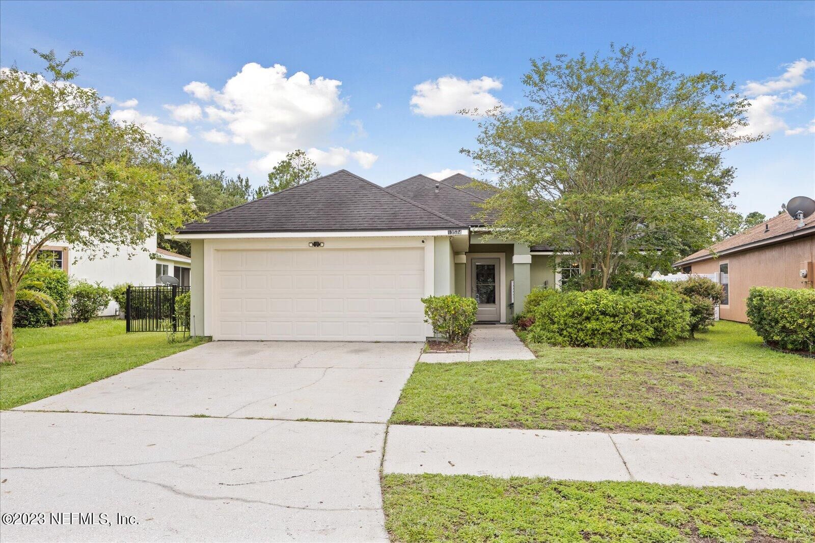 Property Photo:  13574 Devan Lee Drive E  FL 32226 