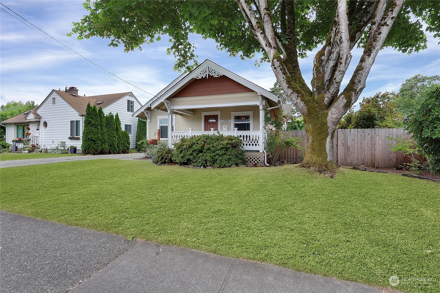 Property Photo:  1320 W Pioneer Avenue  WA 98371 